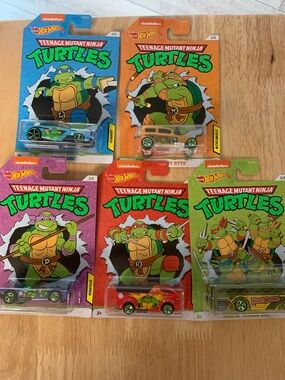 Teenage Mutant Ninja Turtles Collectible Toy Cars - Green/Red/Blue/Orange/Purple